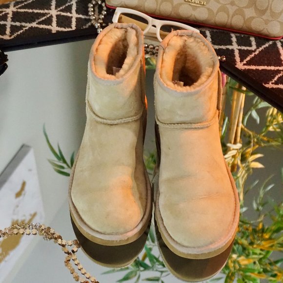 UGG BOOTS (PREOWNED) - Picture 6 of 6